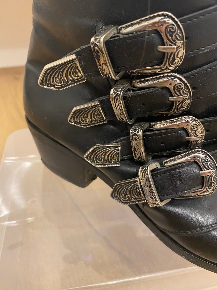 Kovboy Kadın Bot - Görsel 3