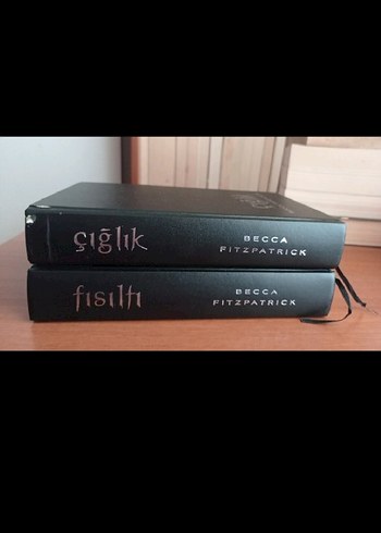 Becca Fitzpatrick İmzalı Fısıltı ve Çığlık Kitapları
