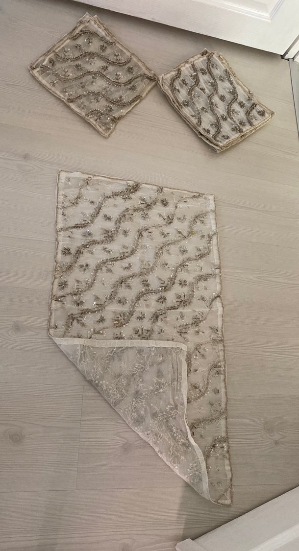 İşlemeli Beyaz Gri Yastık ve Kılıf Seti - Görsel 2