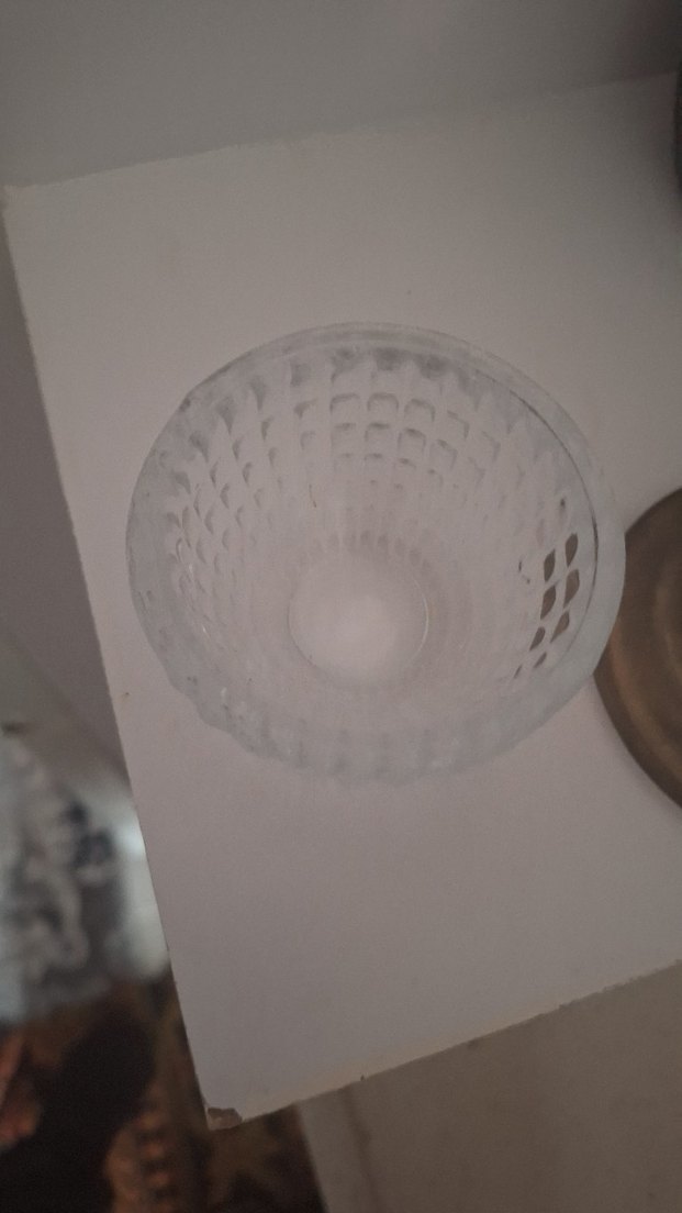 Bej Parlak Dekoratif Vazolu Kapak - Görsel 3