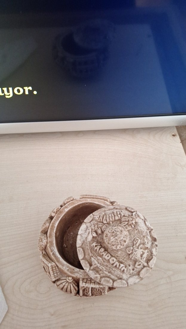 Bej ve Gri Küçük Dekoratif Biblo,kapandıktan temalı - Görsel 3