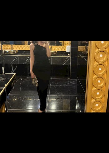 Tek Omuz Drapeli gold toka detaylı elbise