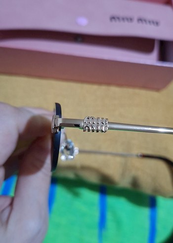 Pullu Pembe Miu Miu Kadın Güneş Gözlüğü - Görsel 4