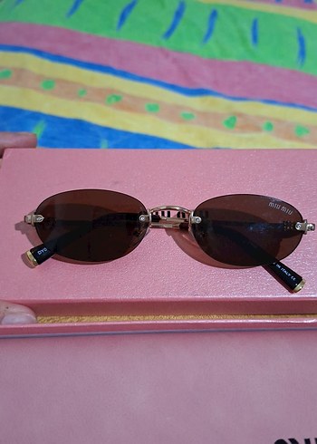 Pullu Pembe Miu Miu Kadın Güneş Gözlüğü - Görsel 2