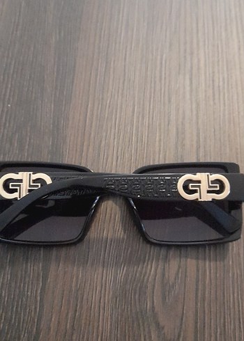 Kadın Siyah Kemer Detaylı Gotik Güneş Gözlüğü - Görsel 3