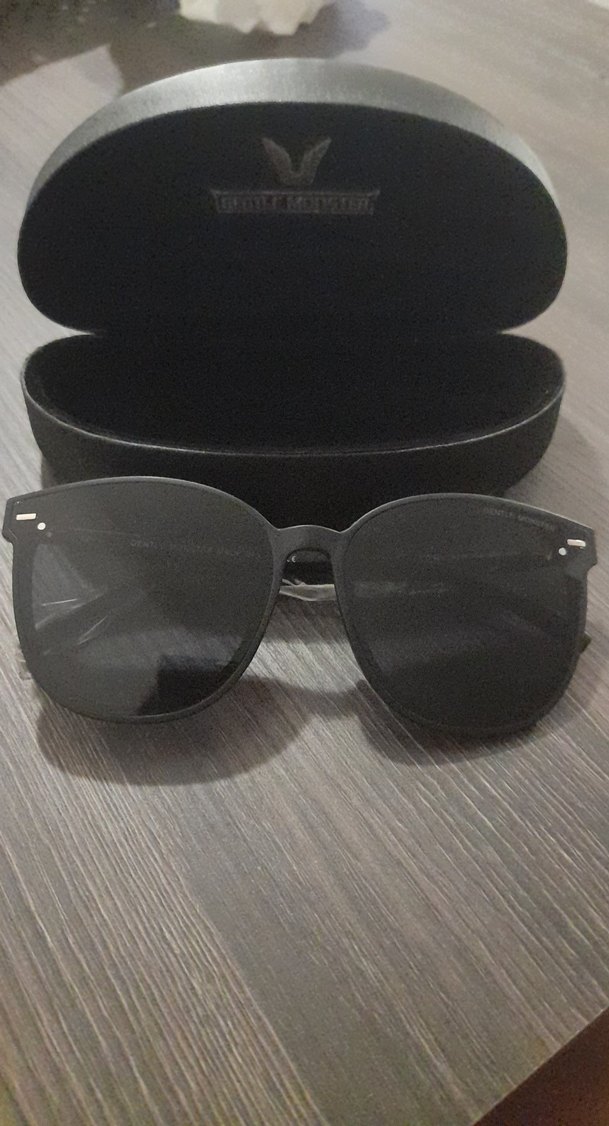 Şeffaf Siyah Kadın Güneş Gözlüğü - Görsel 2