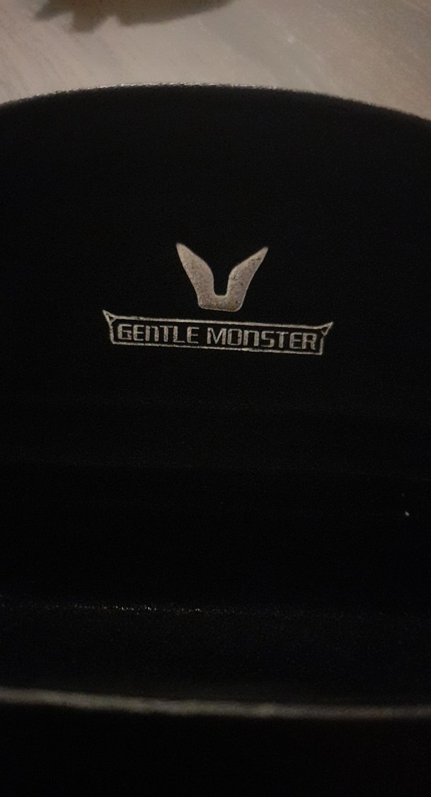 Şeffaf Siyah Kadın Güneş Gözlüğü - Görsel 4