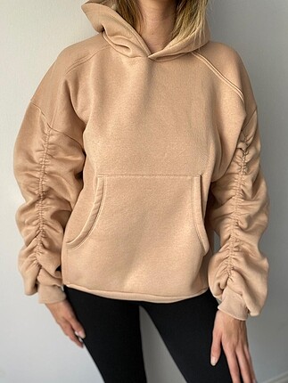 Kol Büzgülü Kapüşonlu Sweatshirt