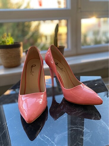 Pembe stiletto