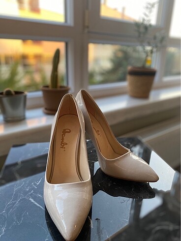 38 Beden Sıfır parlak stiletto