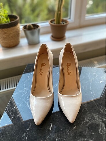Bambi Sıfır parlak stiletto