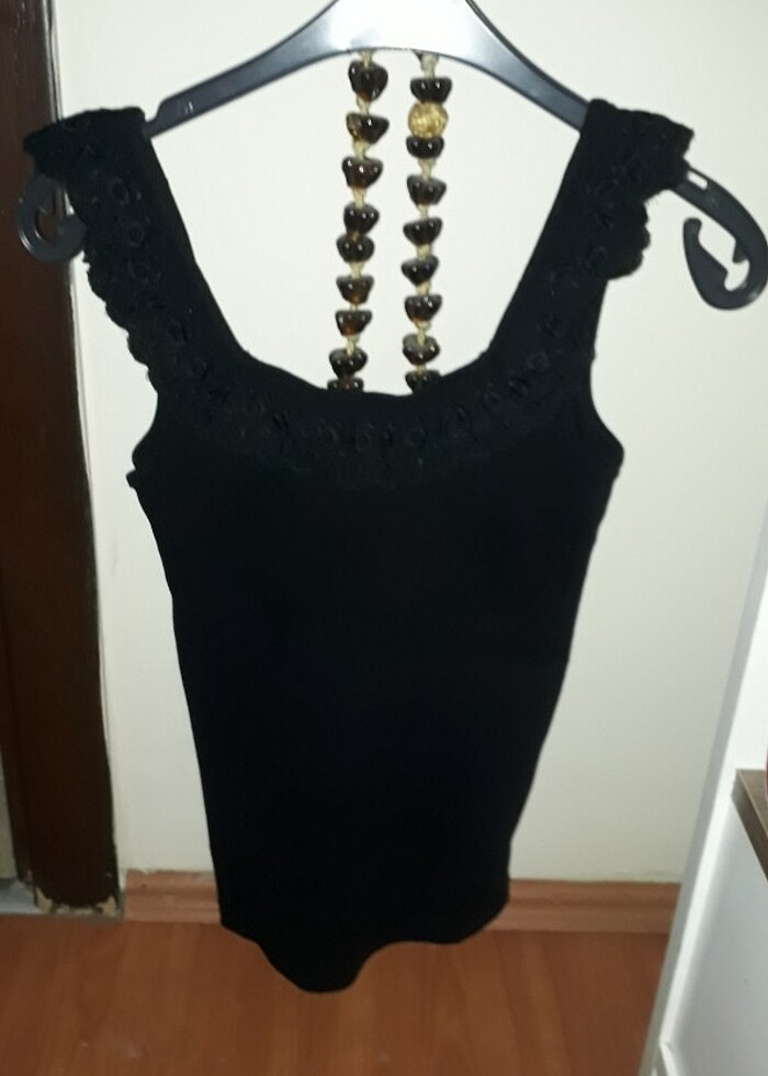 Dantel Detay Askılı Bluz - Görsel 2