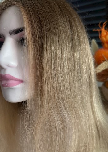 Bej Tüylü Avant-Garde Kadın Saç Aksesuarı - Görsel 2