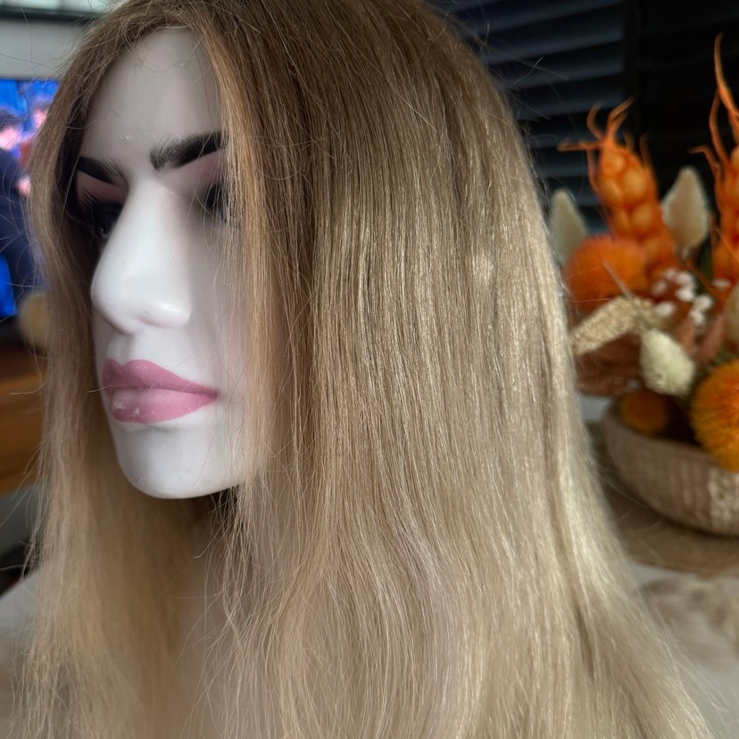 Bej Tüylü Avant-Garde Kadın Saç Aksesuarı - Görsel 2