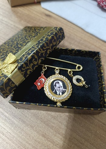 Atatürk detaylı el yapımı Broş - Görsel 4