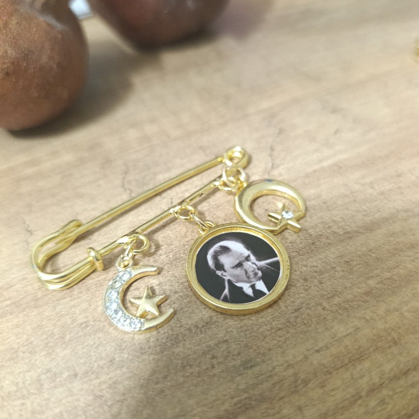 Atatürk detaylı el yapımı Broş - Görsel 2