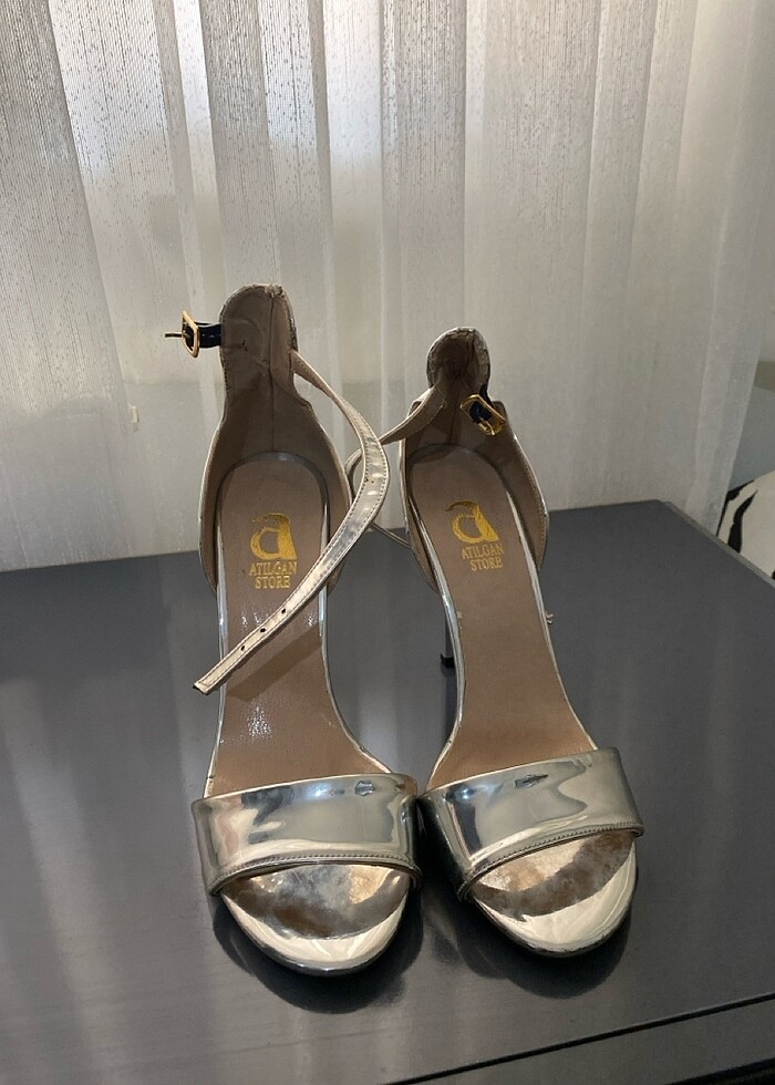 Topuklu ayakkabı - Görsel 2