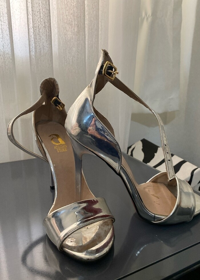 Topuklu ayakkabı - Görsel 3