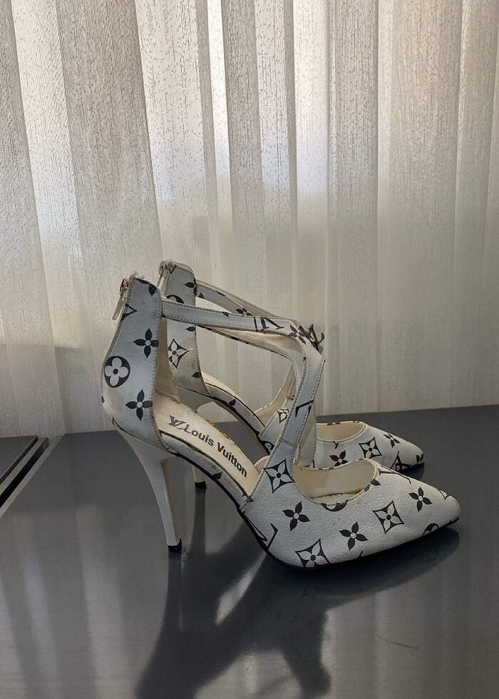 Topuklu ayakkabı - Görsel 2