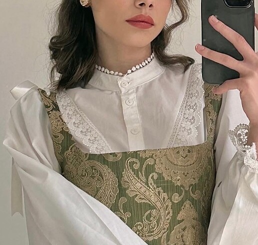 Trendyol & Milla Beyaz dantel detaylı vintage gömlek