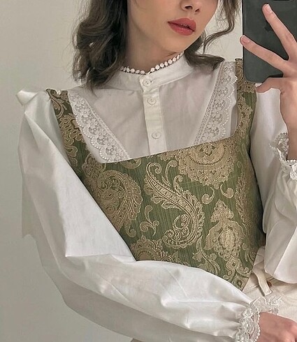 34 Beden beyaz Renk Beyaz dantel detaylı vintage gömlek