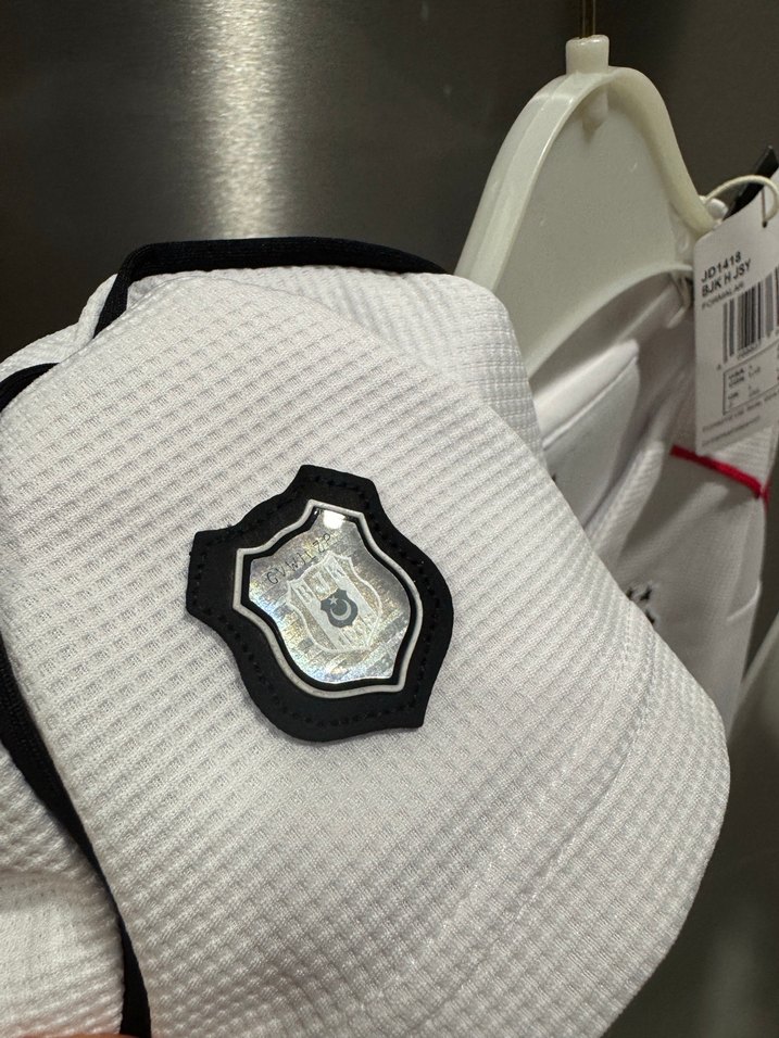 2025-2026 Beşiktaş İmzalı Erkek Forma - Görsel 5