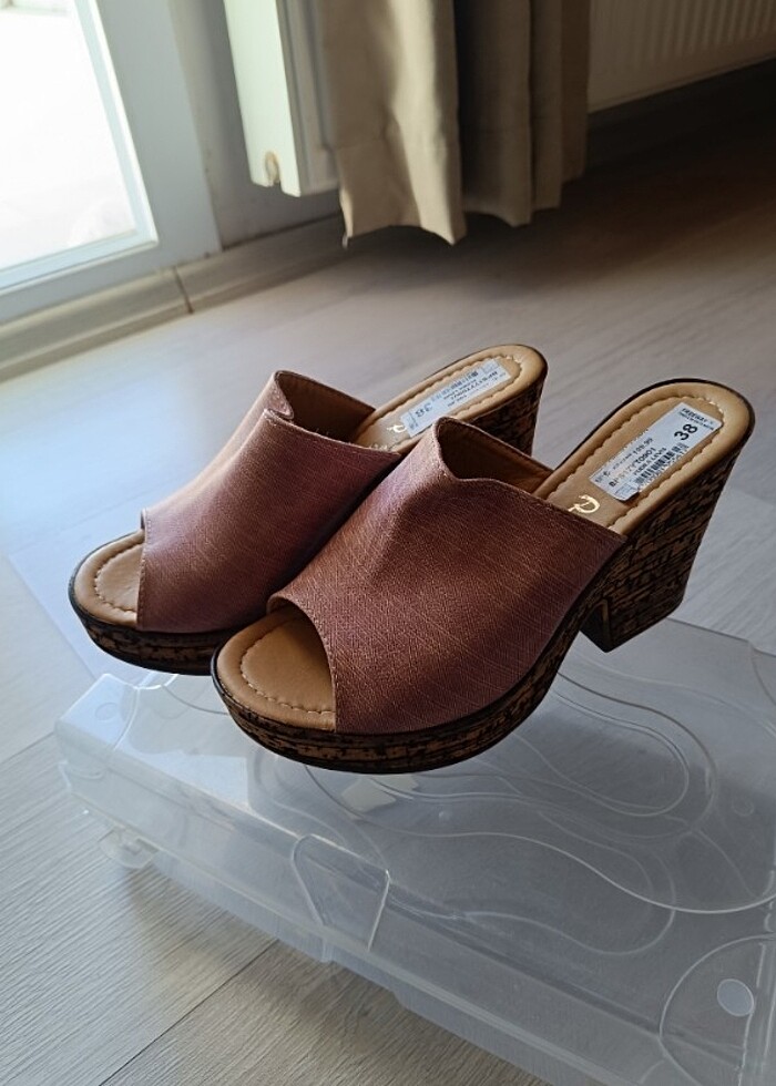 Kadın terlik - Görsel 2