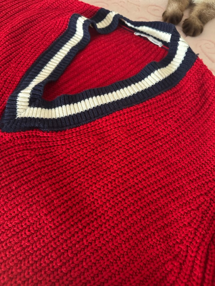 V Yaka Kırmızı Örgü Kadın Kazak - Görsel 3