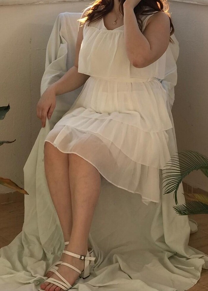 Beyaz Şifon V Yaka Volanlı Ve İnce Kuşaklı, Maxsi Boy Nişan & El - Görsel 4