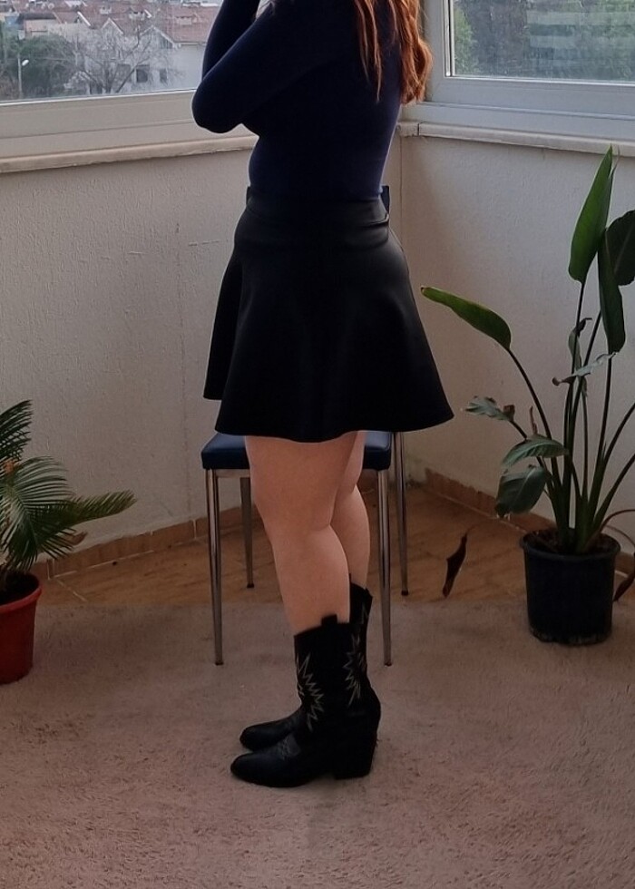 Mini Boy Siyah Pileli Etek  - Görsel 2