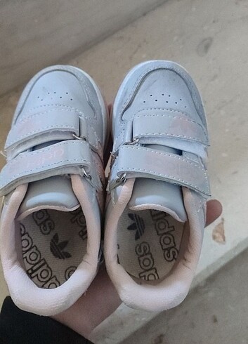 Adidas 23 numara çocuk ayakkabı