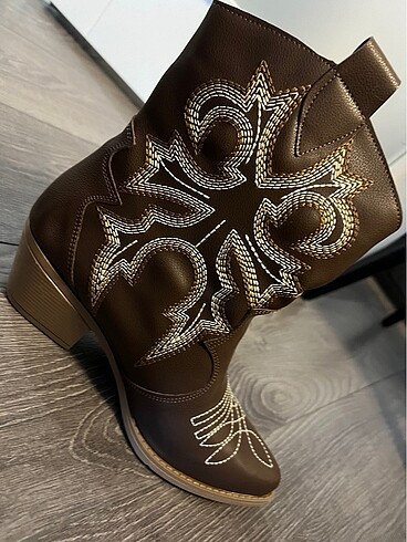 Zara Kovboy botu hiç giyilmemiş