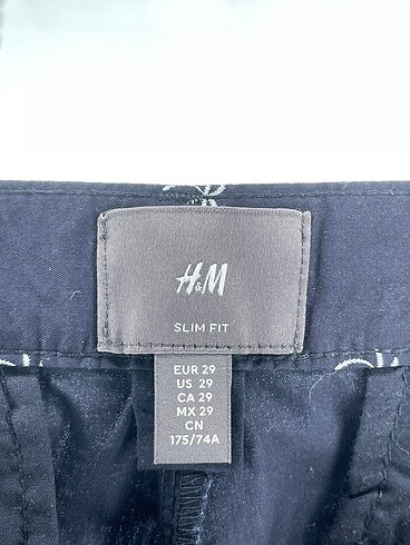 29 Beden lacivert Renk H&M Mini Şort %70 İndirimli.