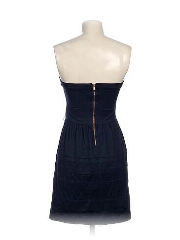 38 Beden PreLoved Kısa Elbise %70 İndirimli.