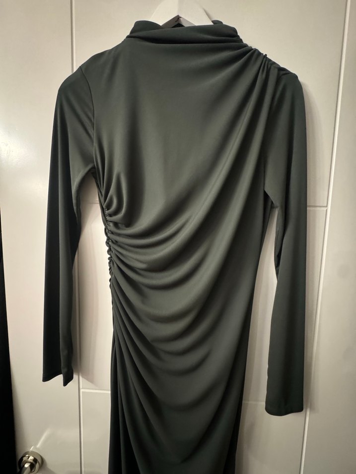 Drapeli Siyah Uzun Kollu Siyah Elbise - Görsel 3