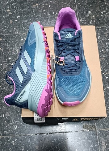 36,5 Beden Adidas terrex spor ayakkabı