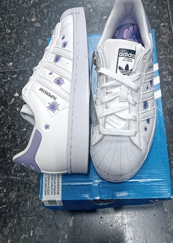 Beyaz Adidas Desenli Bağcıklı Kadın Spor Ayakkabı - Görsel 2