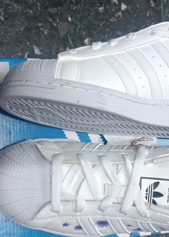 Beyaz Adidas Desenli Bağcıklı Kadın Spor Ayakkabı - Görsel 4