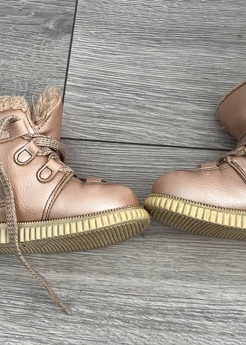 LC Waikiki Kız Çocuk Bej Kürklü Kauçuk Bot - Görsel 5