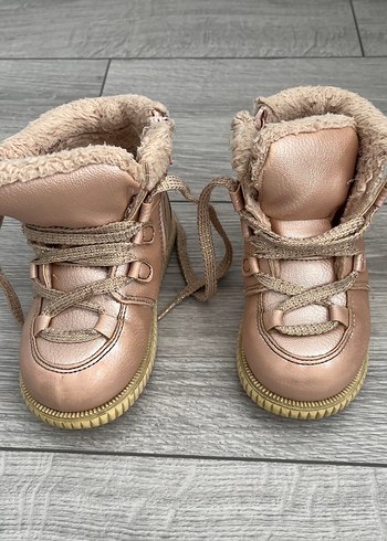 LC Waikiki Kız Çocuk Bej Kürklü Kauçuk Bot - Görsel 3