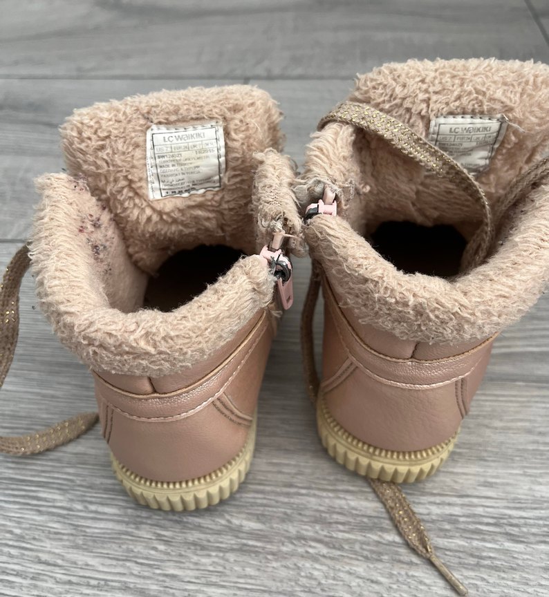 LC Waikiki Kız Çocuk Bej Kürklü Kauçuk Bot - Görsel 4