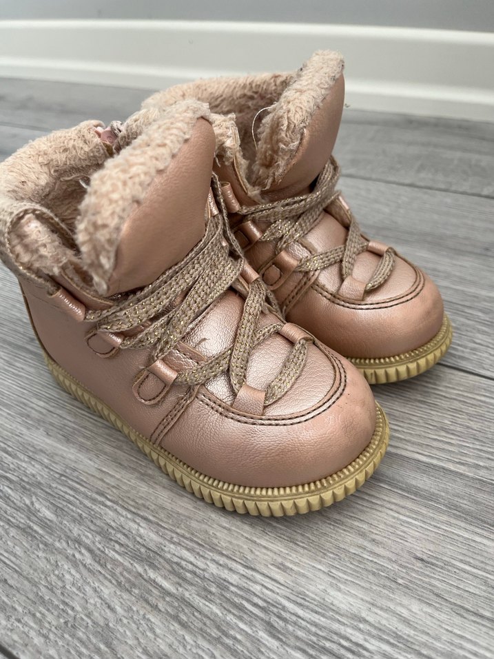 LC Waikiki Kız Çocuk Bej Kürklü Kauçuk Bot - Görsel 2