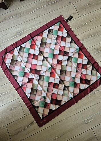 Silk Home Etiketli Eşarp