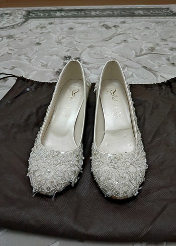 Dantel İşlemeli Beyaz Dolgu Topuklu Kadın Ayakkabı - Görsel 2