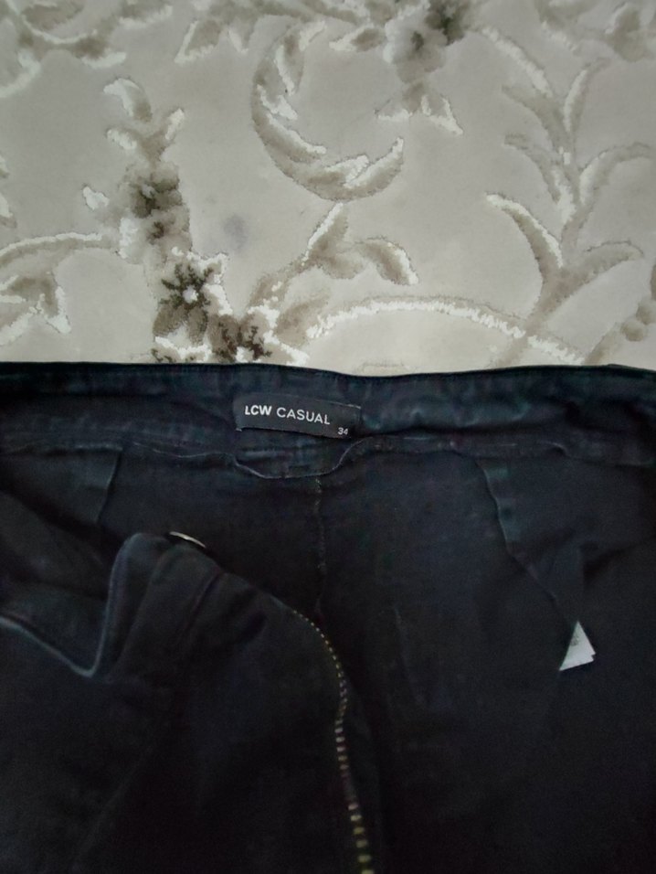 Siyah Kemerli Bol Kesimi Kot Pantolon - Görsel 2