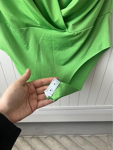 Vatkalı Yeşil Bodysuit - Görsel 5