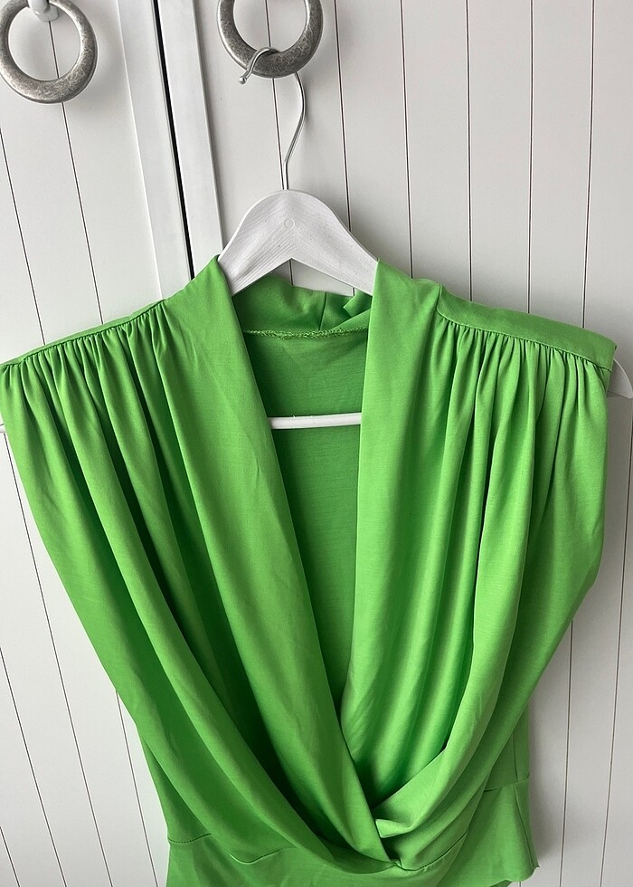 Vatkalı Yeşil Bodysuit - Görsel 4