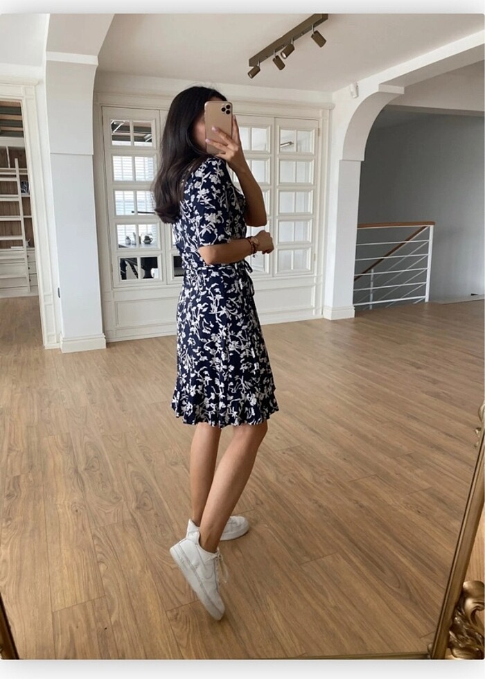 Lacivert Beyaz Elbise - Görsel 3