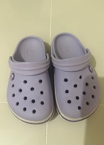 Crocs 32