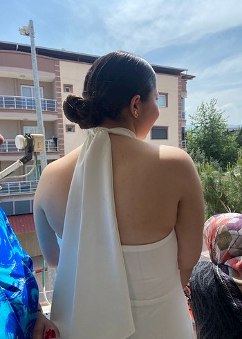 Yüksek Yaka Drapeli Beyaz Midi Abiye - Görsel 2